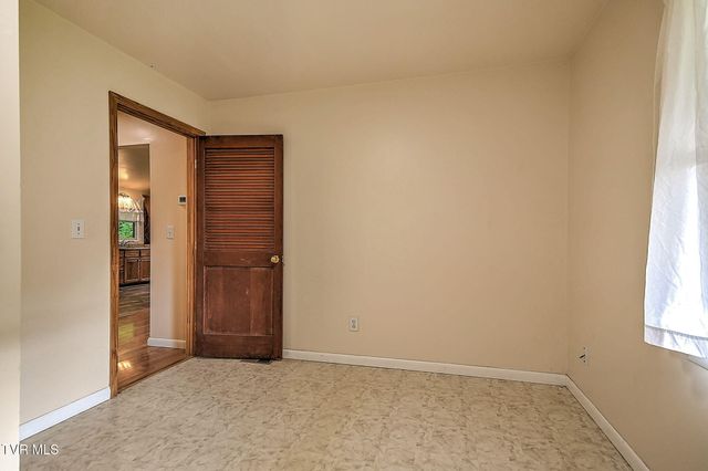 655 Wadlow Gap Road, Kingsport, TN 37660