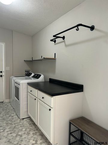 16410 Iske Drive, Bellevue, NE 68123