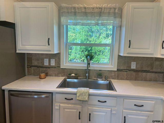 16410 Iske Drive, Bellevue, NE 68123