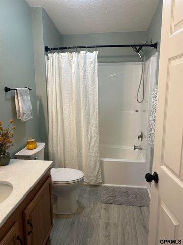 16410 Iske Drive, Bellevue, NE 68123