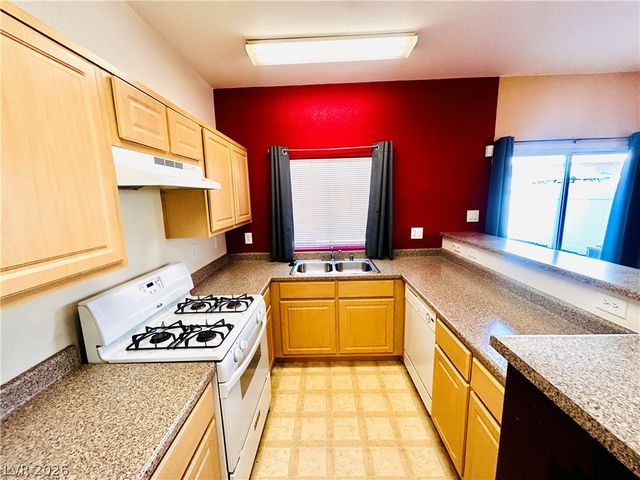 4613 Even Money Court 102, Las Vegas, NV 89122