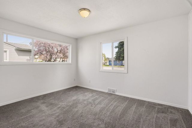 309 N McDonald Rd, Spokane, WA 99216