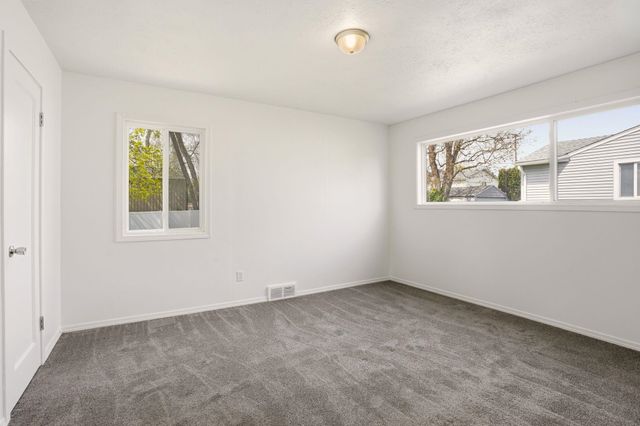 309 N McDonald Rd, Spokane, WA 99216