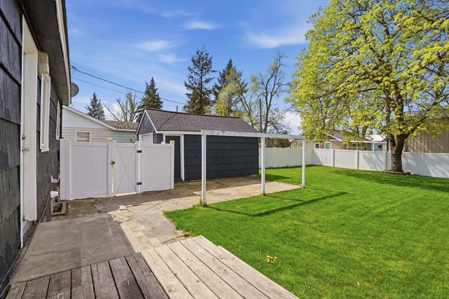 309 N McDonald Rd, Spokane, WA 99216