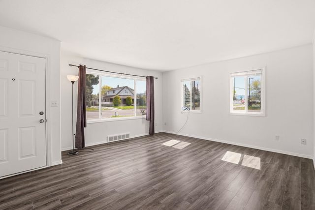 309 N McDonald Rd, Spokane, WA 99216