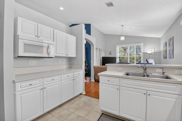 9403 Verona Lakes Boulevard, Boynton Beach, FL 33472