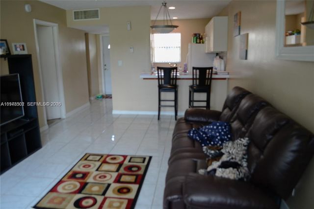 5021 W Oakland Park Boulevard 104, Lauderdale Lakes, FL 33313