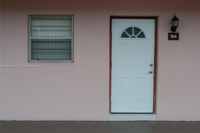 5021 W Oakland Park Boulevard 104, Lauderdale Lakes, FL 33313