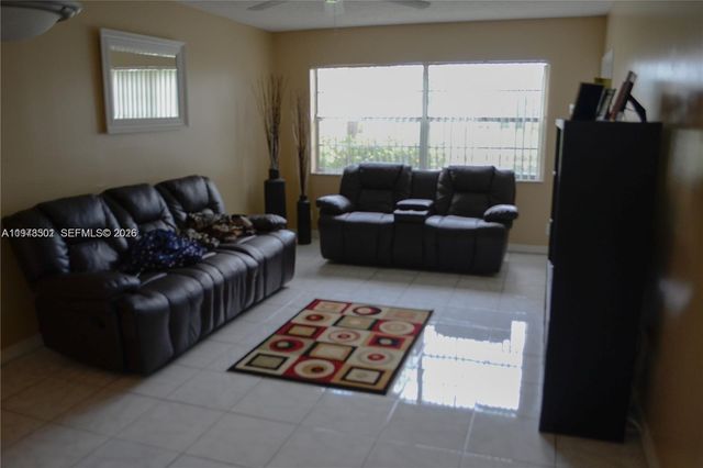 5021 W Oakland Park Boulevard 104, Lauderdale Lakes, FL 33313
