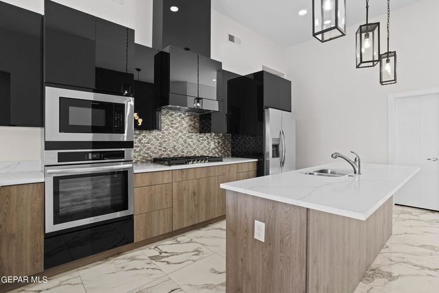 12512 AMESBURY Avenue, El Paso, TX 79928