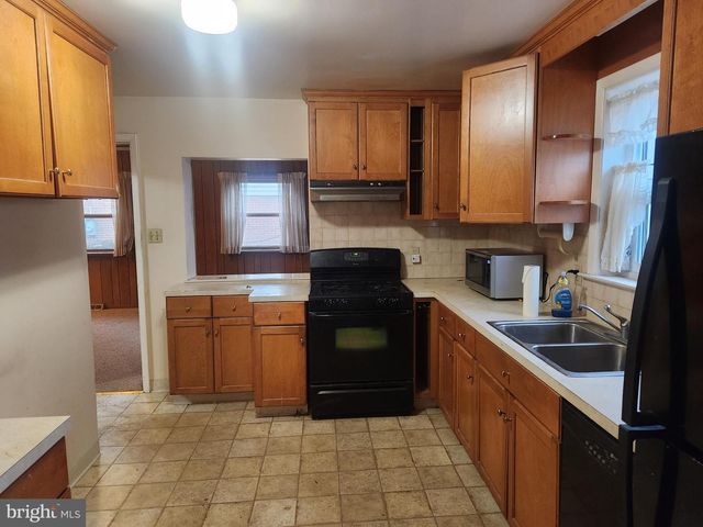 1309 PASSEY LN, Lancaster, PA 17603