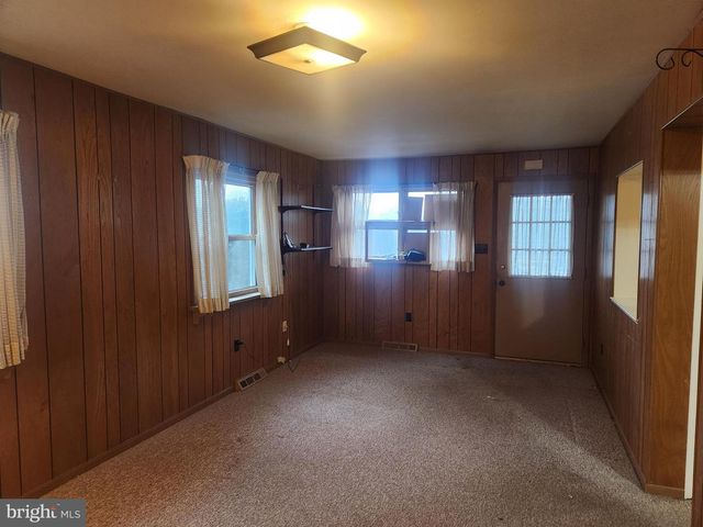 1309 PASSEY LN, Lancaster, PA 17603