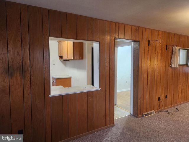 1309 PASSEY LN, Lancaster, PA 17603