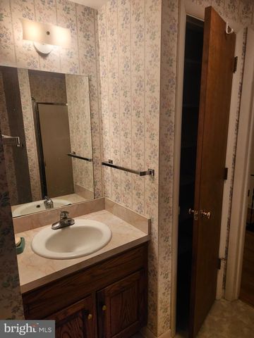 1309 PASSEY LN, Lancaster, PA 17603