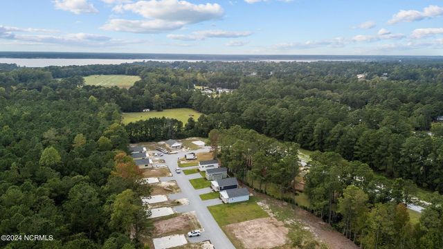 177 Long Pond Loop, Swansboro, NC 28584