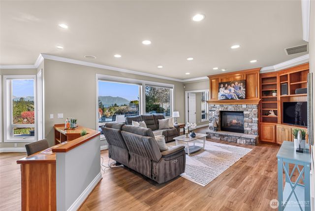 2302 277th Avenue SE, Sammamish, WA 98075