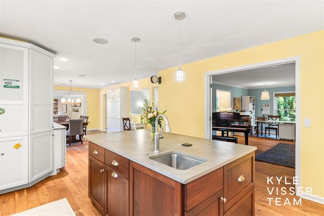 6728 Gleneagles Drive, Grand Rapids, MI 49546