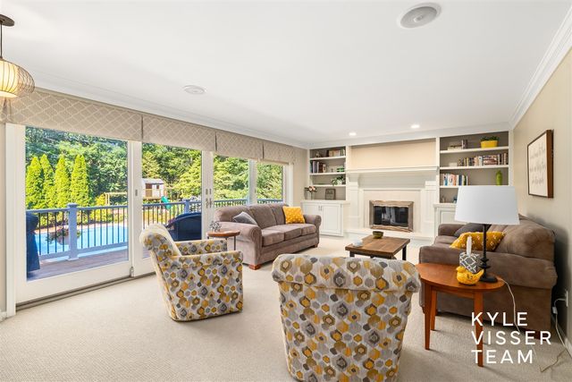 6728 Gleneagles Drive, Grand Rapids, MI 49546