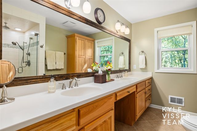 6728 Gleneagles Drive, Grand Rapids, MI 49546