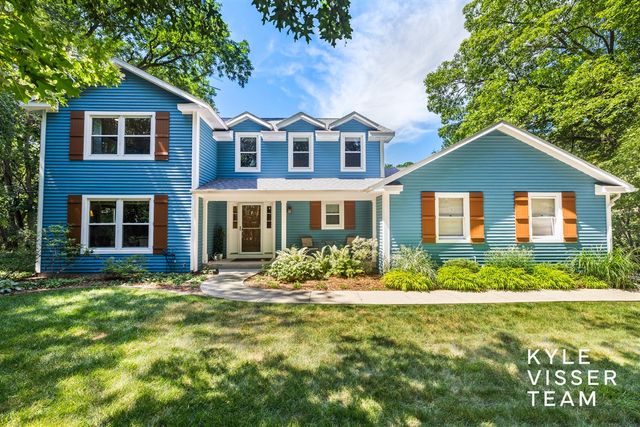 6728 Gleneagles Drive, Grand Rapids, MI 49546