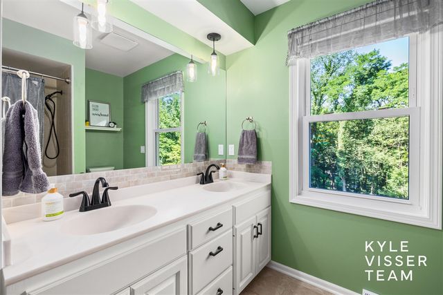 6728 Gleneagles Drive, Grand Rapids, MI 49546