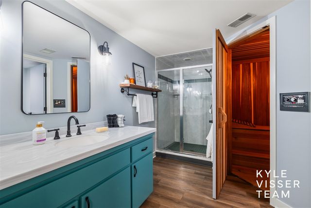 6728 Gleneagles Drive, Grand Rapids, MI 49546