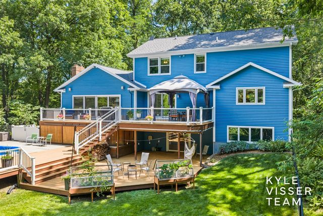 6728 Gleneagles Drive, Grand Rapids, MI 49546