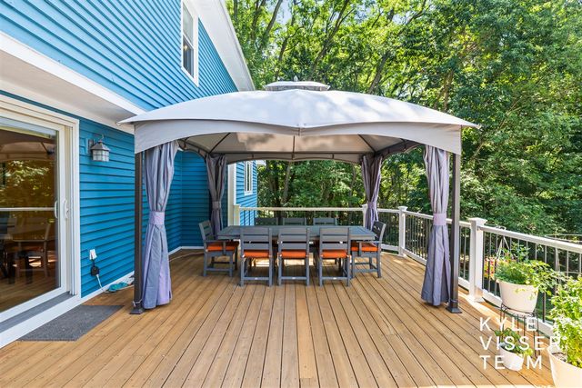 6728 Gleneagles Drive, Grand Rapids, MI 49546