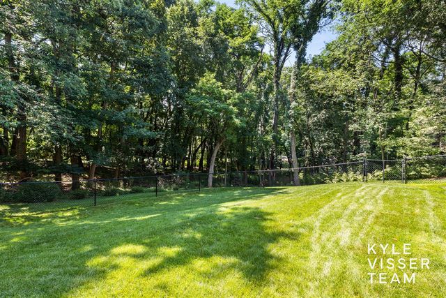6728 Gleneagles Drive, Grand Rapids, MI 49546