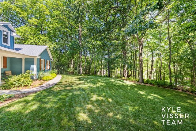 6728 Gleneagles Drive, Grand Rapids, MI 49546