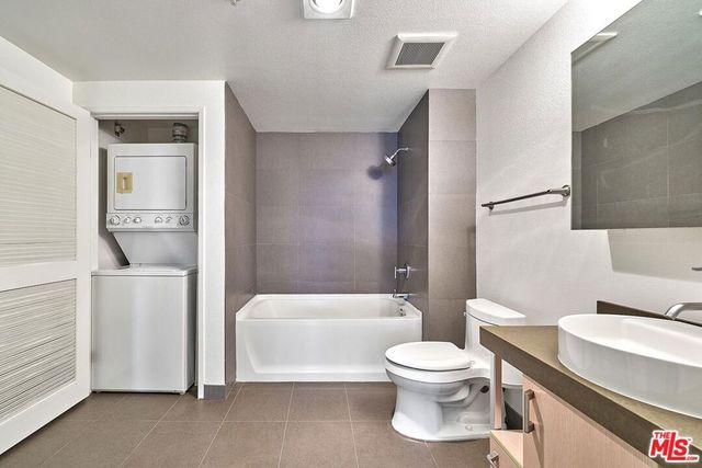 1234 Wilshire Boulevard 204, Los Angeles, CA 90017