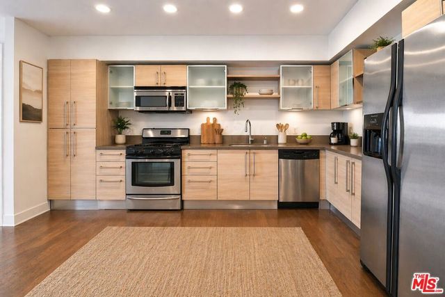 1234 Wilshire Boulevard 204, Los Angeles, CA 90017