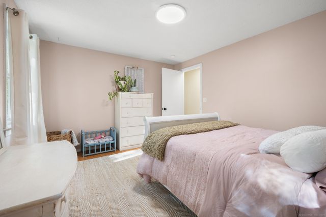 31 Seabury Avenue, Ledyard, CT 06339