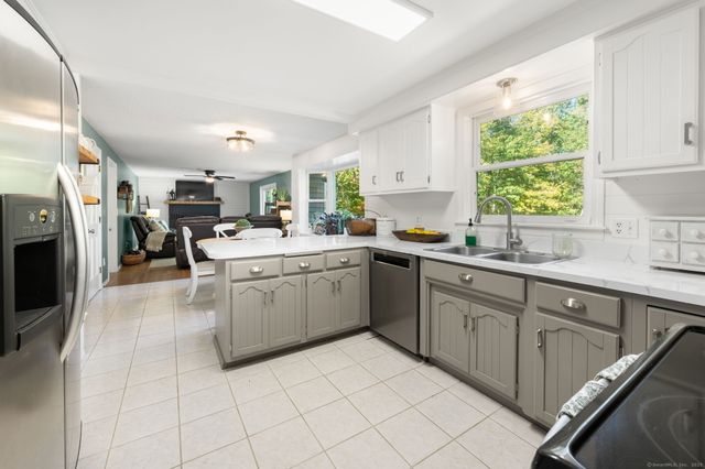 31 Seabury Avenue, Ledyard, CT 06339