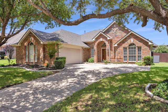 2105 Vintage Drive, Corinth, TX 76210