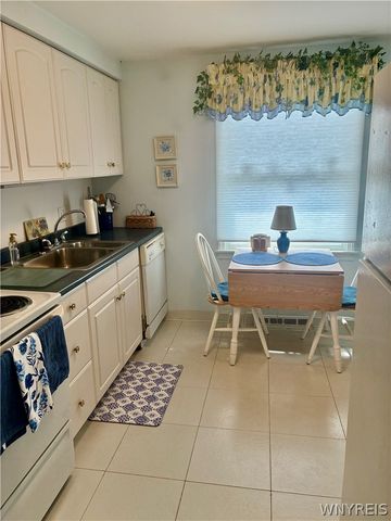 40 Hamlin Sq B, Amherst, NY 14221