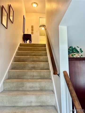 40 Hamlin Sq B, Amherst, NY 14221