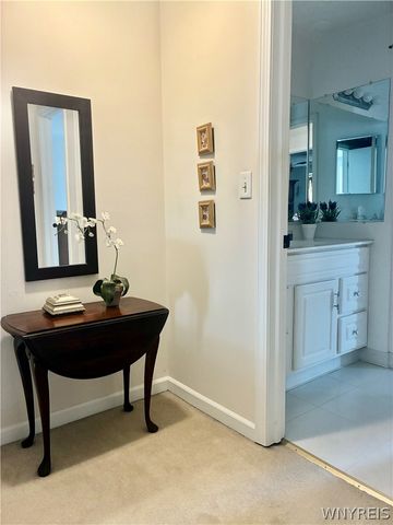 40 Hamlin Sq B, Amherst, NY 14221