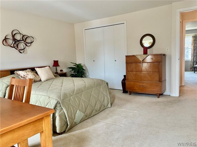 40 Hamlin Sq B, Amherst, NY 14221