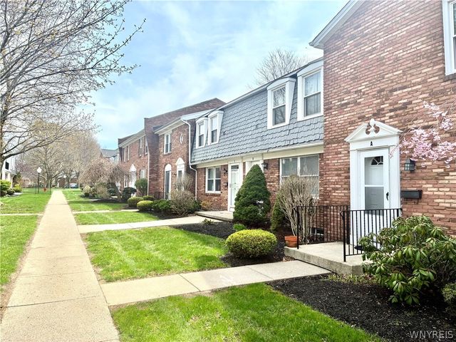 40 Hamlin Sq B, Amherst, NY 14221