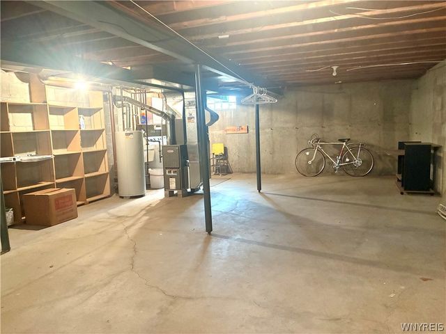 40 Hamlin Sq B, Amherst, NY 14221