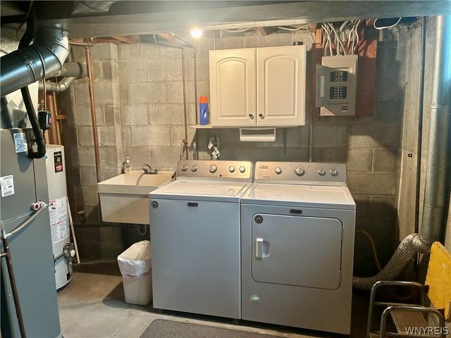 40 Hamlin Sq B, Amherst, NY 14221