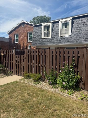 40 Hamlin Sq B, Amherst, NY 14221