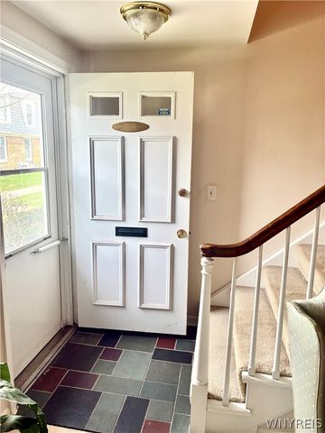 40 Hamlin Sq B, Amherst, NY 14221
