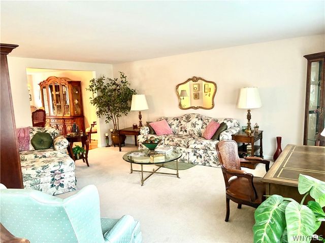 40 Hamlin Sq B, Amherst, NY 14221