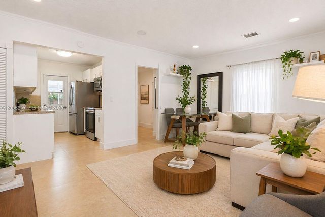 5270 NW 2nd St, Miami, FL 33126