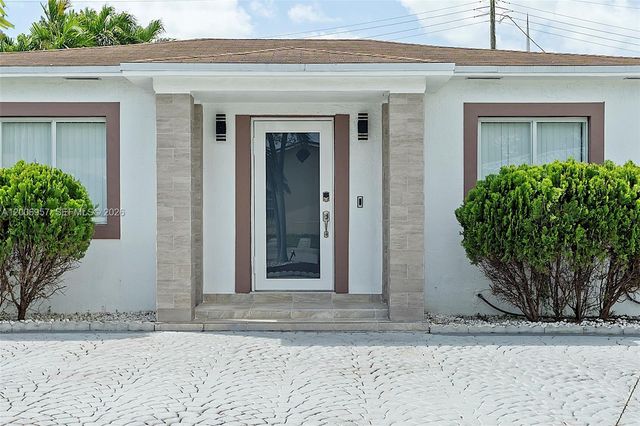 5270 NW 2nd St, Miami, FL 33126