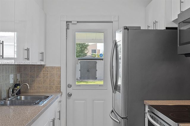 5270 NW 2nd St, Miami, FL 33126