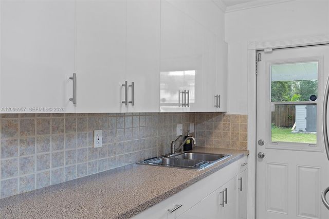 5270 NW 2nd St, Miami, FL 33126