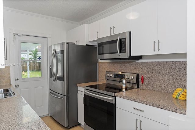 5270 NW 2nd St, Miami, FL 33126